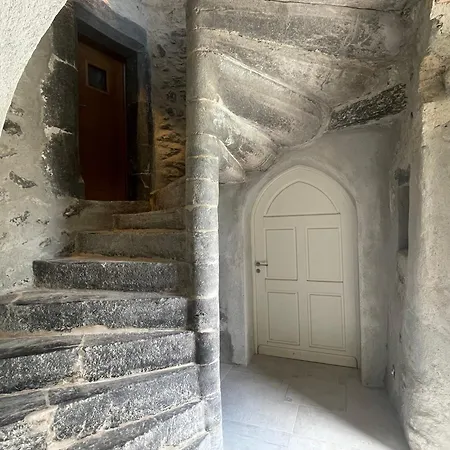 Tour Medievale Renovee Au Coeur Du Pays Du Mont-blanc Apartment