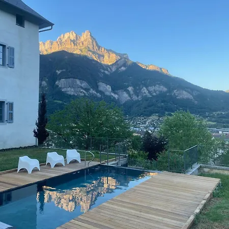 Un Chateau Face Au Mont-blanc Sallanches
